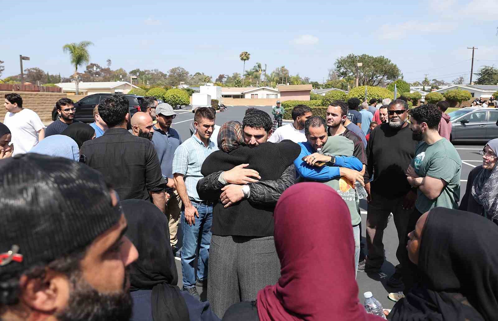 san diego islam merkezindeki silahli saldirida 3 kisi oldu 2 JdqNPHXb