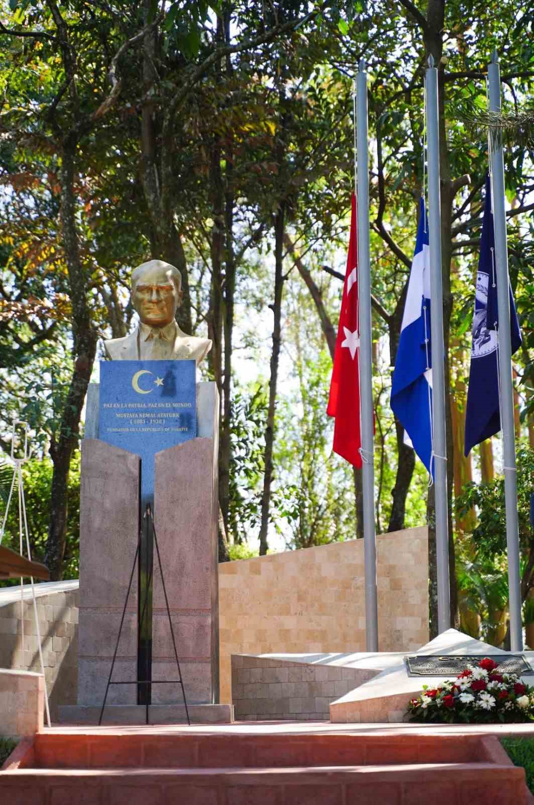 san salvadordaki turkiye parki ziyaretcilere kapilarini acti 7 r8AtDyBa