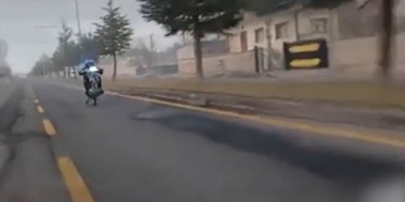 sanal-devriyeye-takilan-motosiklet-surucusunun-ehliyeti-iptal-edildi-H9edhqgj.jpg
