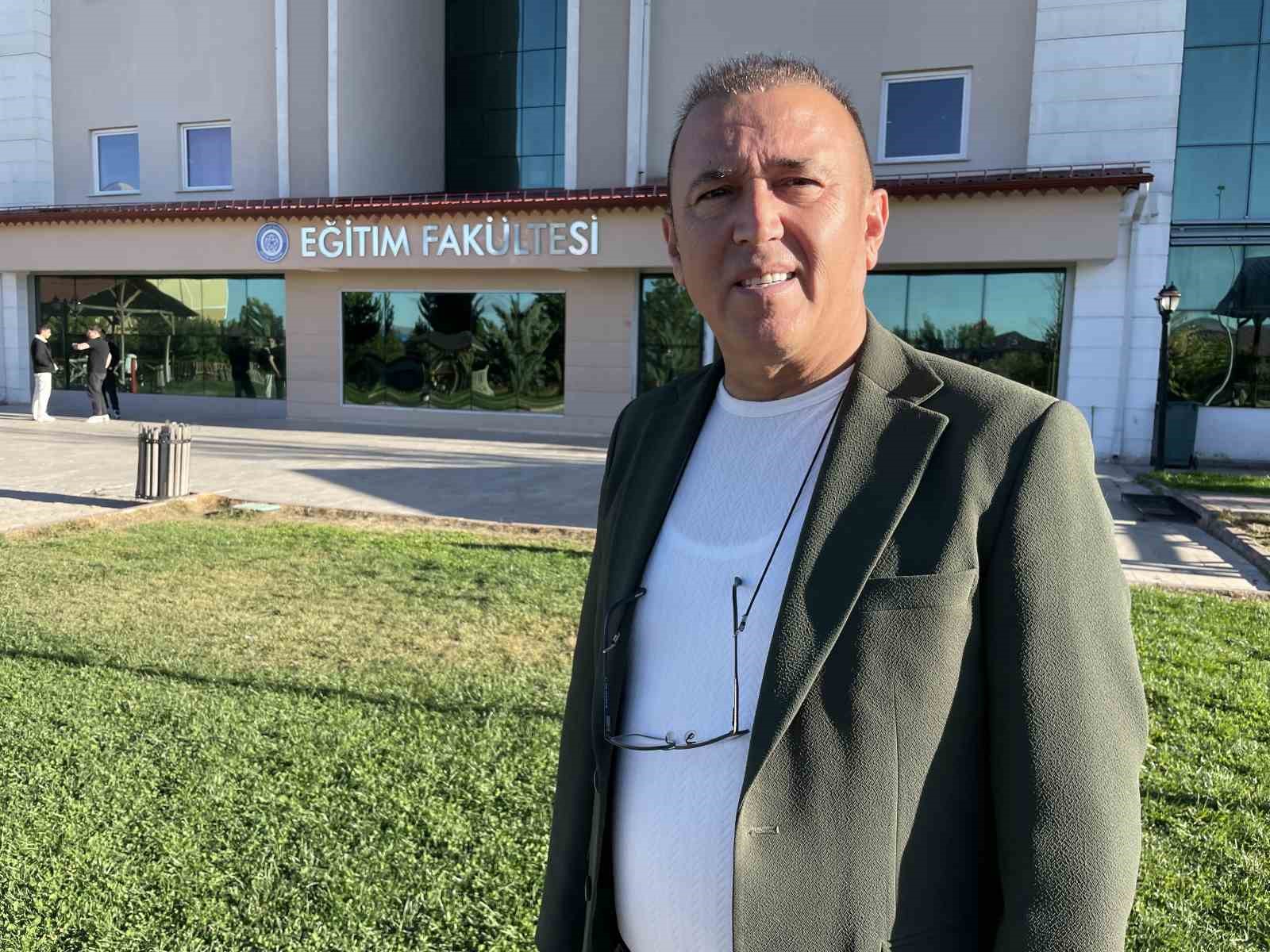sanal kimlik gercegi unutturuyor rol karmasasi bireyi intihara surukluyor 0 qMg9JLdW