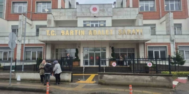 sanatci-hande-yenerin-sahip-ciktigi-kopegin-vurulmasina-iliskin-davanin-ikinci-durusmasi-goruldu-yvHGnLkE.jpg