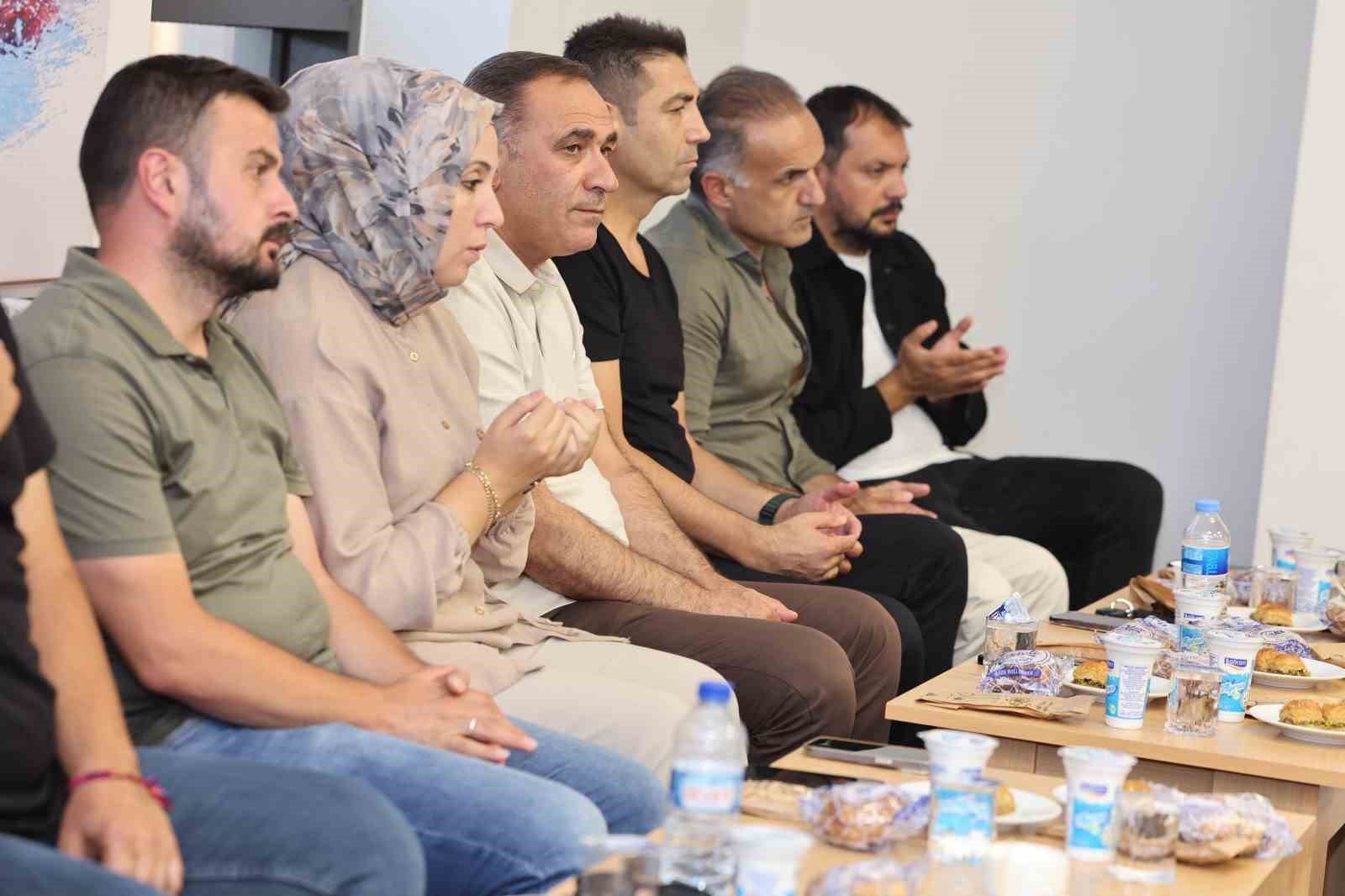 sanatci huseyin altin vefatinin 10 yilinda sultangazide dualarla anildi 0 KdpDMqnN