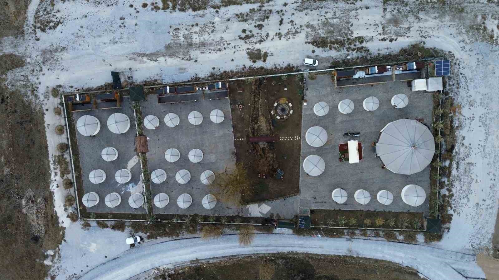 sanatci ugur isilaktan tuz golu obasina ziyaret 8 DLalsviC