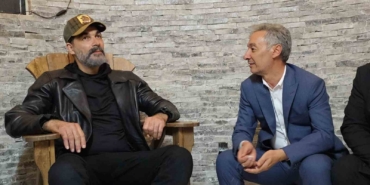 sanatci-ugur-isilaktan-tuz-golu-obasina-ziyaret-gx9uqtj9.jpg