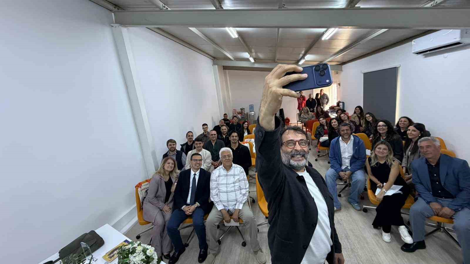 sanatcilar sennur sezer okuyor etkinliginin konugu arif piskin oldu 5 3nNZmwvE