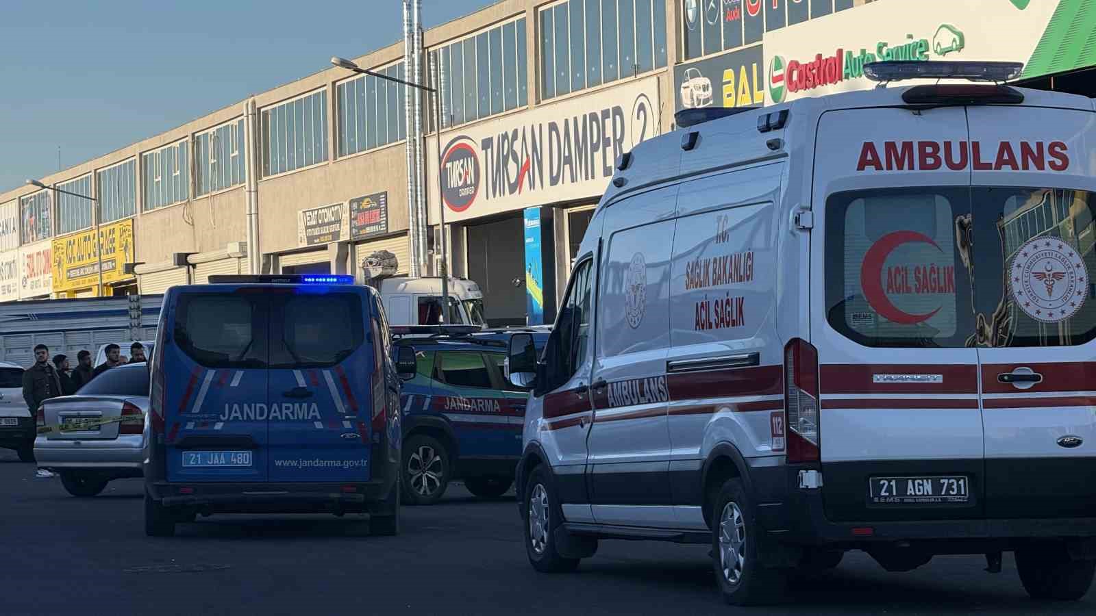 Sanayi sitesinde alacak-verecek kavgası: 4 yaralı 5 sanayi sitesinde alacak verecek kavgasi 4 yarali 1