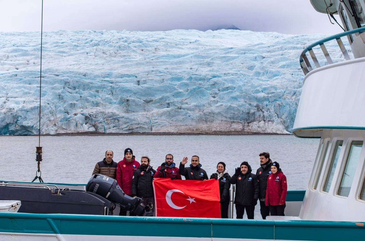 Sanayi ve Teknoloji Bakanı Kacır, 6’ncı Ulusal Arktik Bilim Seferine katıldı 6 sanayi ve teknoloji bakani kacir 6nci ulusal arktik bilim seferine katildi 2 Z6OuIhds