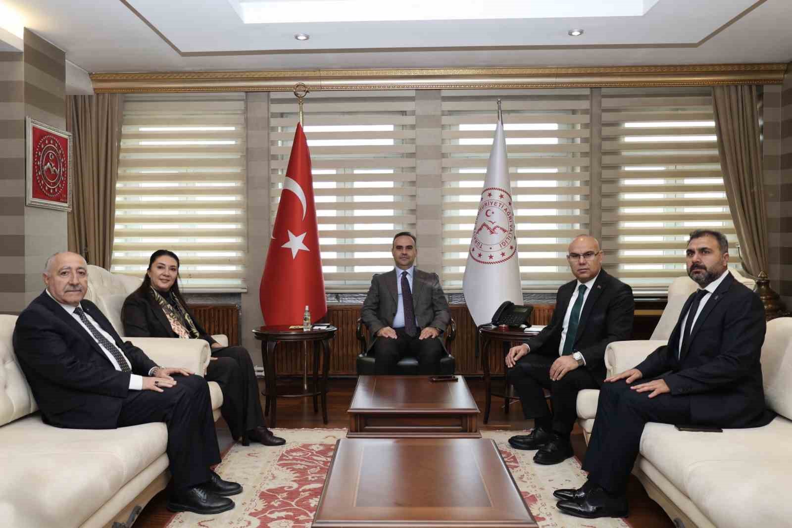 sanayi ve teknoloji bakani kacir agrida 1 cH2jJeCT