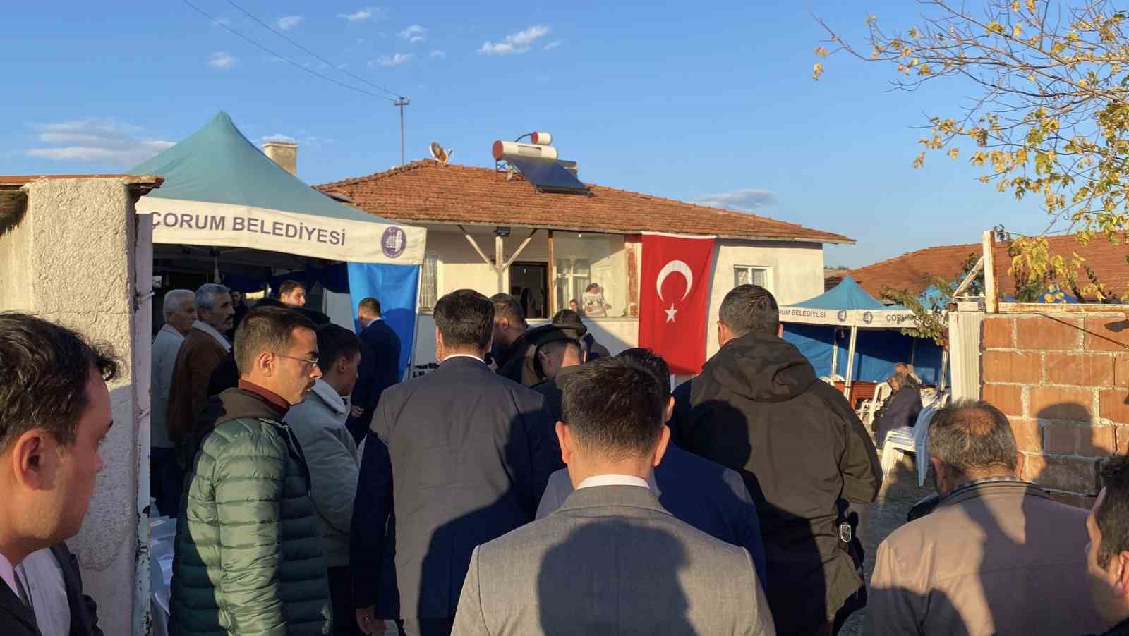 sanayi ve teknoloji bakani kacirdan sehit ailesine taziye ziyareti 2 R4QcTqaR