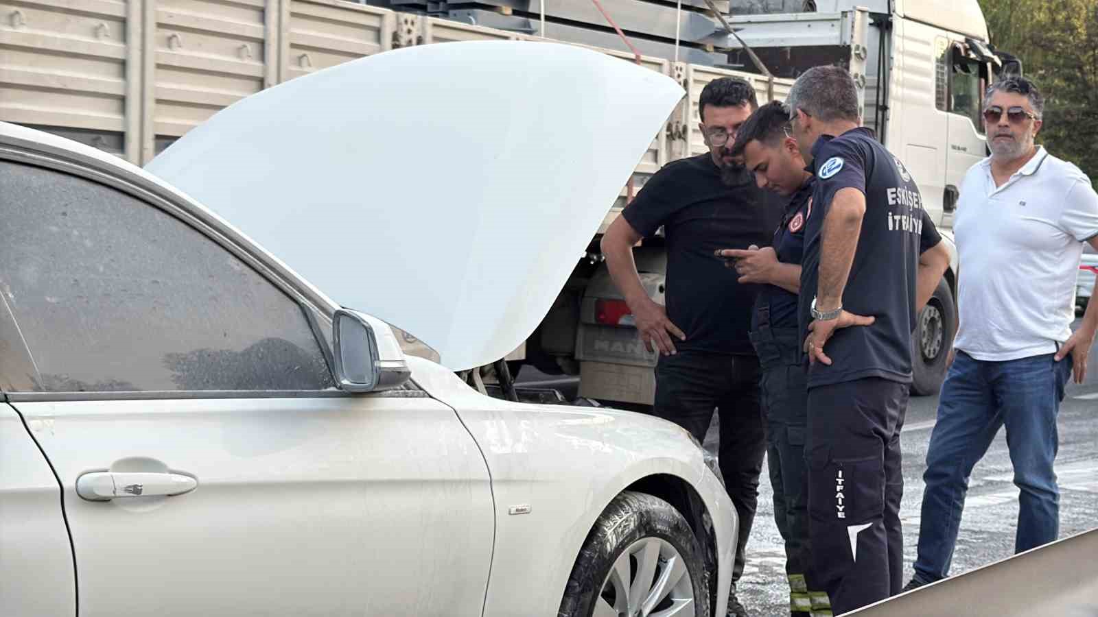 sanayiden 10 dakika once aldigi otomobili yandi 2 2eDGRUCh