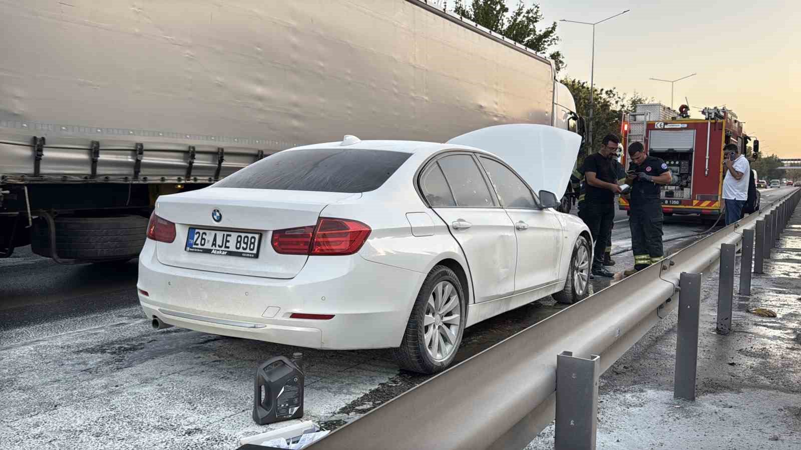 sanayiden 10 dakika once aldigi otomobili yandi 3 zKwR7lKP