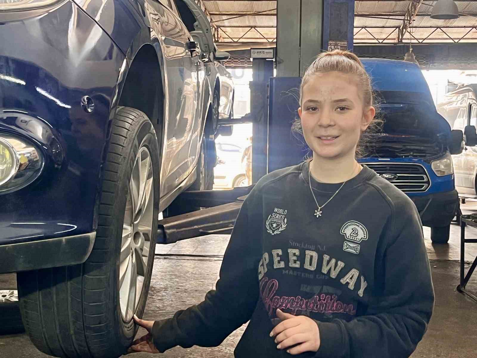 sanayinin 17 yasindaki oto tamircisi kadin ustasi 11 RJSgSzsc