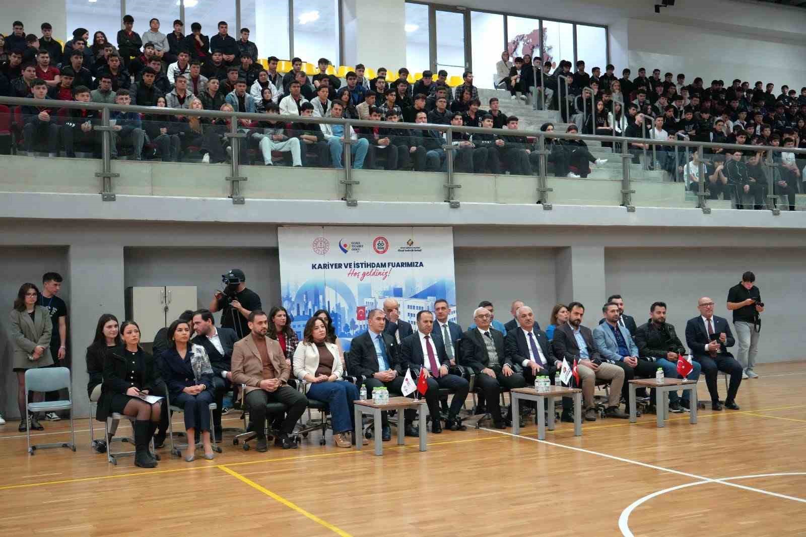 sanayinin kalbi gebzede gelecegin ustalari is dunyasiyla bulustu 0 KCLweBKV