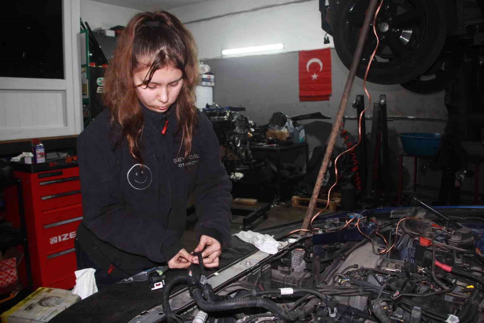 sanayinin tek kiz ciragi 17 yasindaki dilem hayalinin pesinde kosuyor 1 bX6pAusr