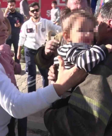 sancaktepede-asansor-yangini-anne-cocuk-ve-2-itfaiye-eri-dumandan-etkilendi-srQLU2eP.jpg