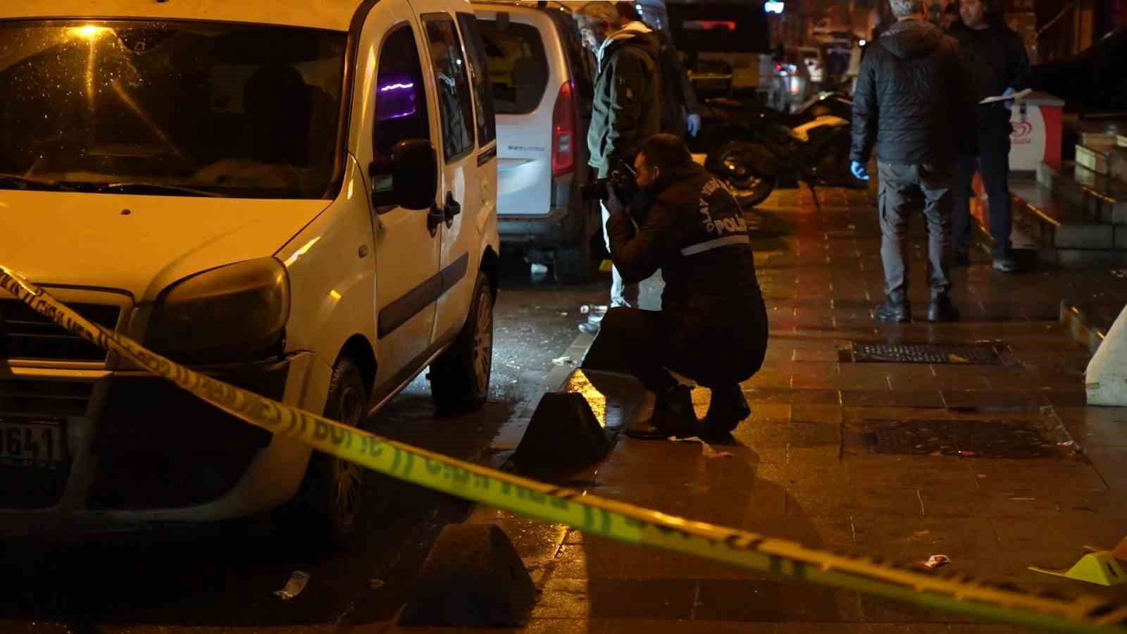 Sancaktepe’de seyir halindeki otomobilden silahlı saldırı: 1 yaralı 6 sancaktepede seyir halindeki otomobilden silahli saldiri 1 yarali 2 Q5V6gklv