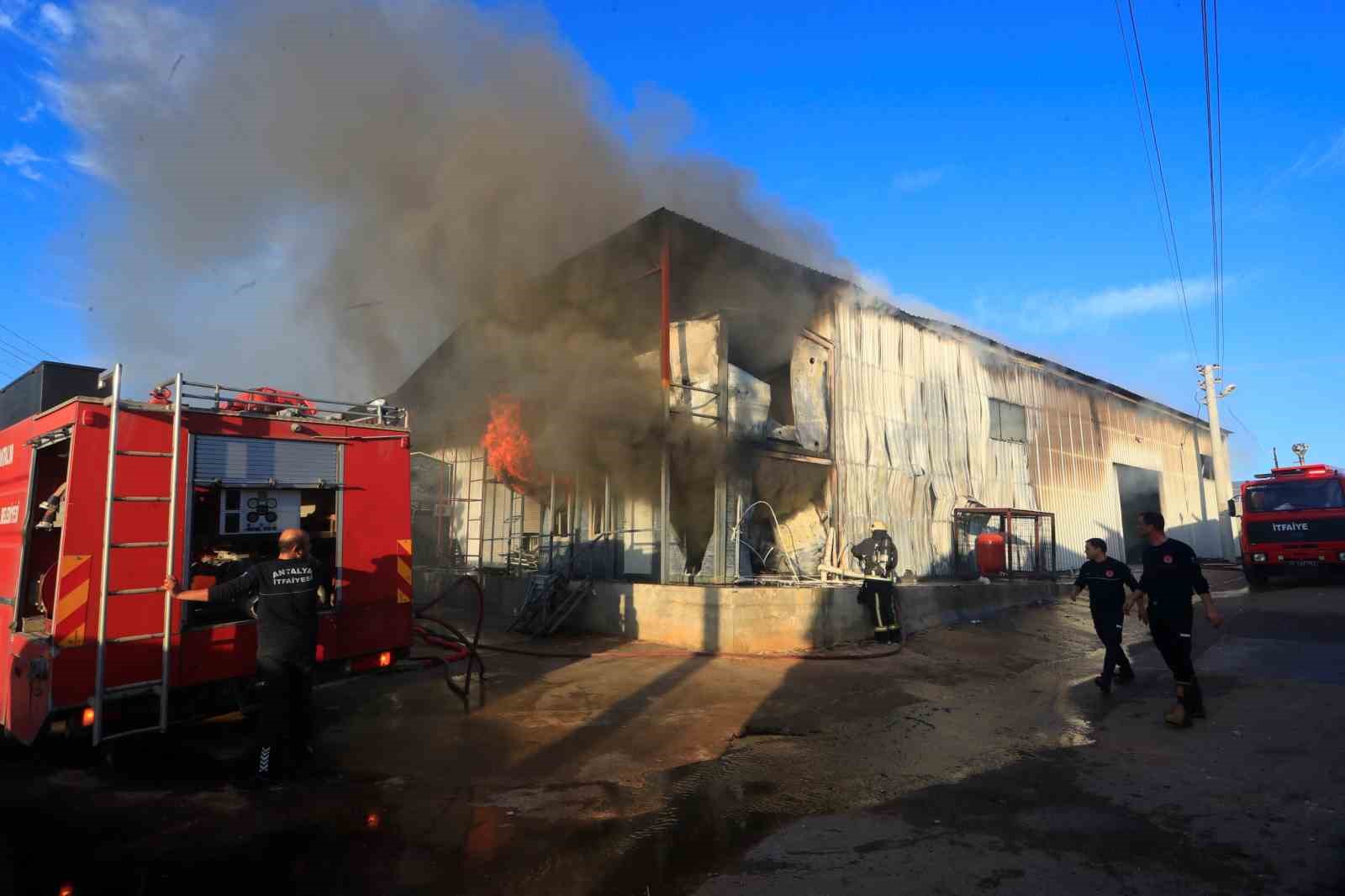 sandalye uretim atolyesi alev alev yandi 4 qHfE81e3