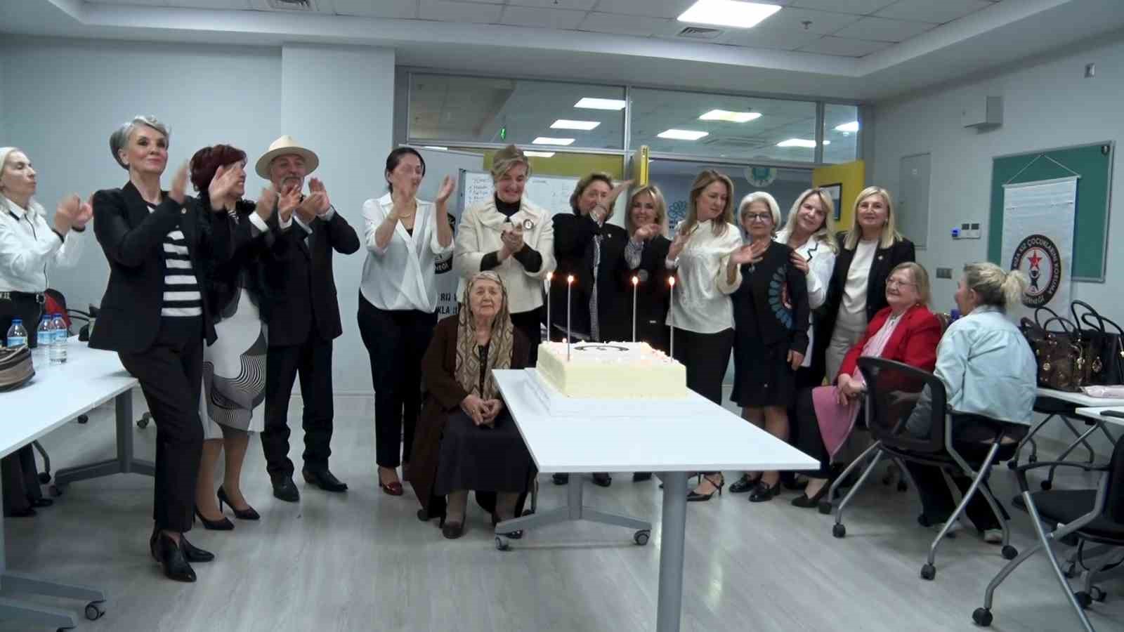 saniye riza kiz cocuklarini koruma dernegi 50 yilini kutladi 0 W27Y6pGF