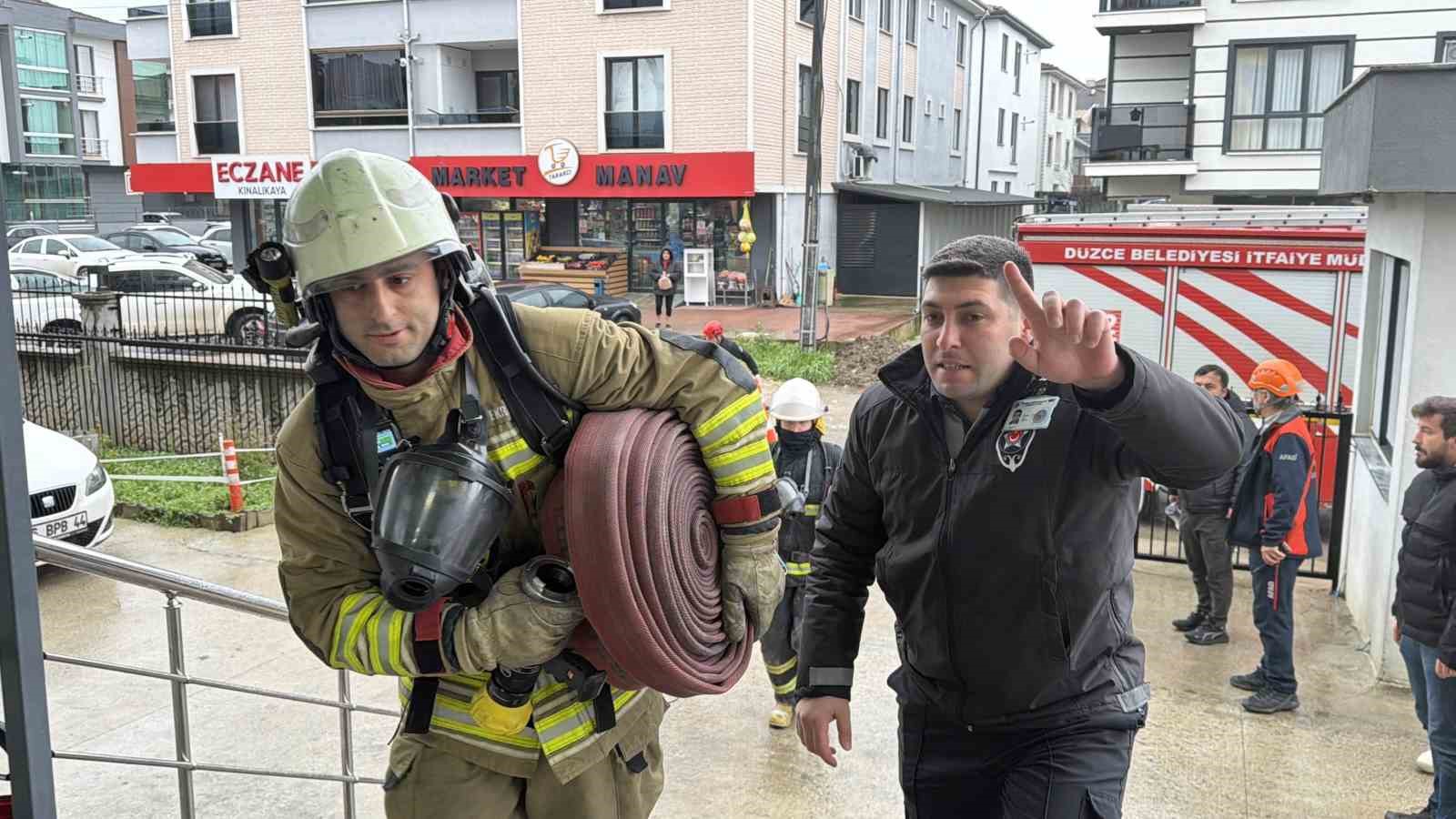 saniyelerle yarisip 15 dakikalik yolu 5 dakikada gittiler 1 Gs178Y3I