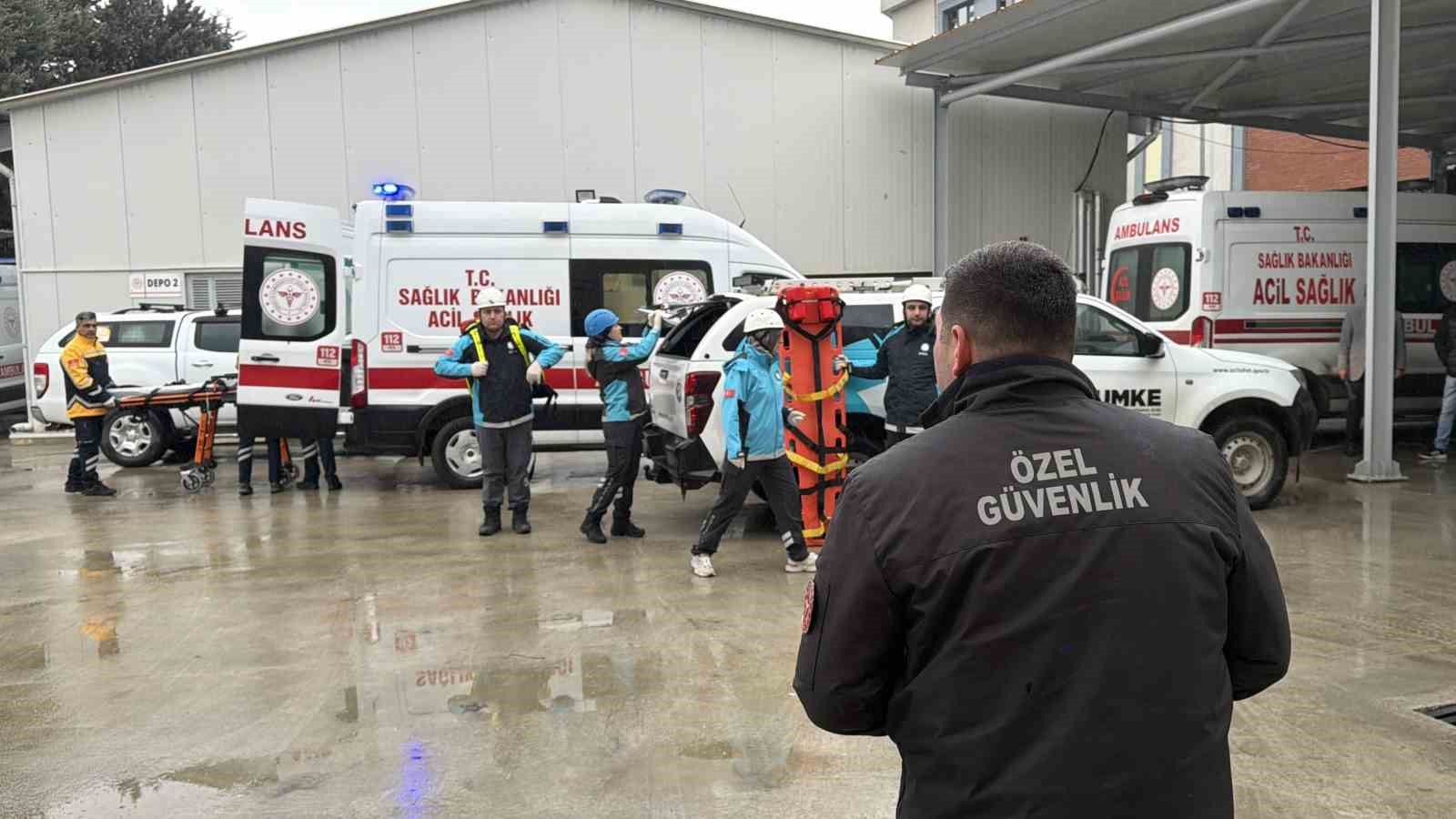 saniyelerle yarisip 15 dakikalik yolu 5 dakikada gittiler 2 wEmT57cN
