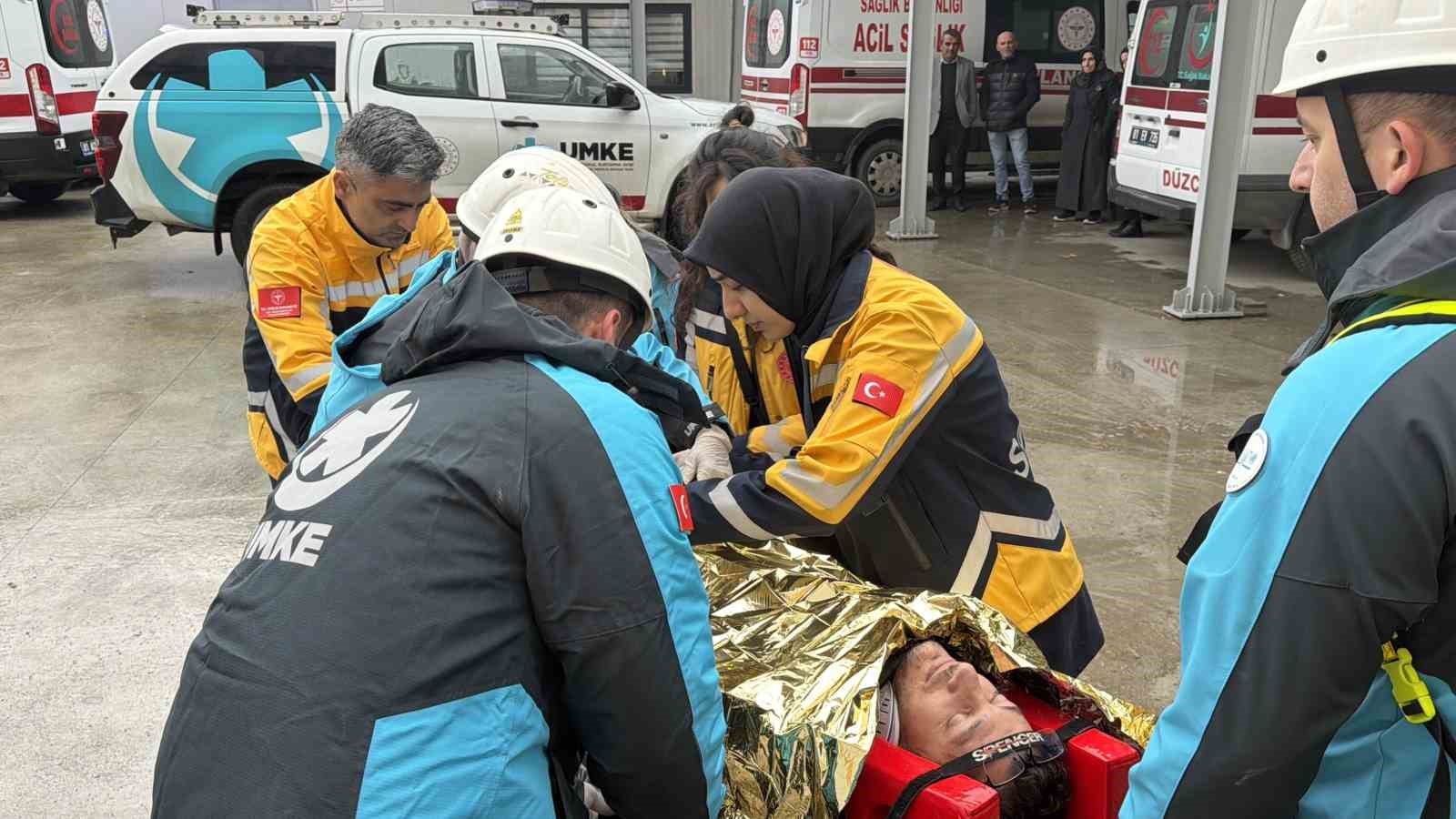 saniyelerle yarisip 15 dakikalik yolu 5 dakikada gittiler 5 3wmOvGuP