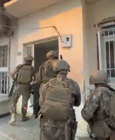 sanliurfa-merkezli-21-ilde-deas-operasyonu-47-gozalti-OTtAXcru.jpg