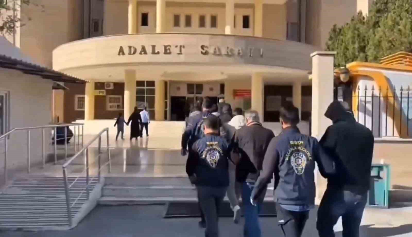 sanliurfa merkezli dolandiricilik operasyonu 5 tutuklama 0 HU9ysfmw