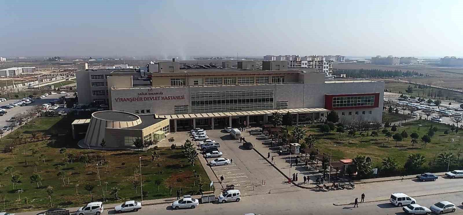 Şanlıurfa’da 10 santimetrelik böbrek kisti kapalı yöntemle alındı 5 sanliurfada 10 santimetrelik bobrek kisti kapali yontemle alindi 1 Gusa6RUU