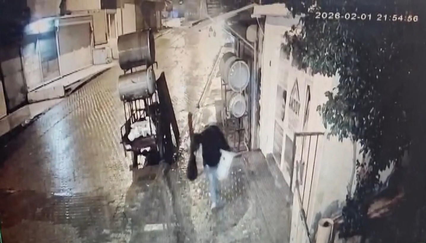sanliurfada 100 bin lirayi calan supheli kameraya yansidi 0 G4E71Xdz