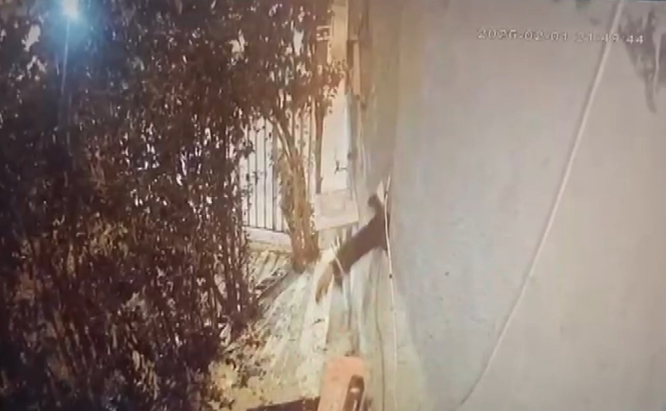 sanliurfada 100 bin lirayi calan supheli kameraya yansidi 2 uaQhrchY