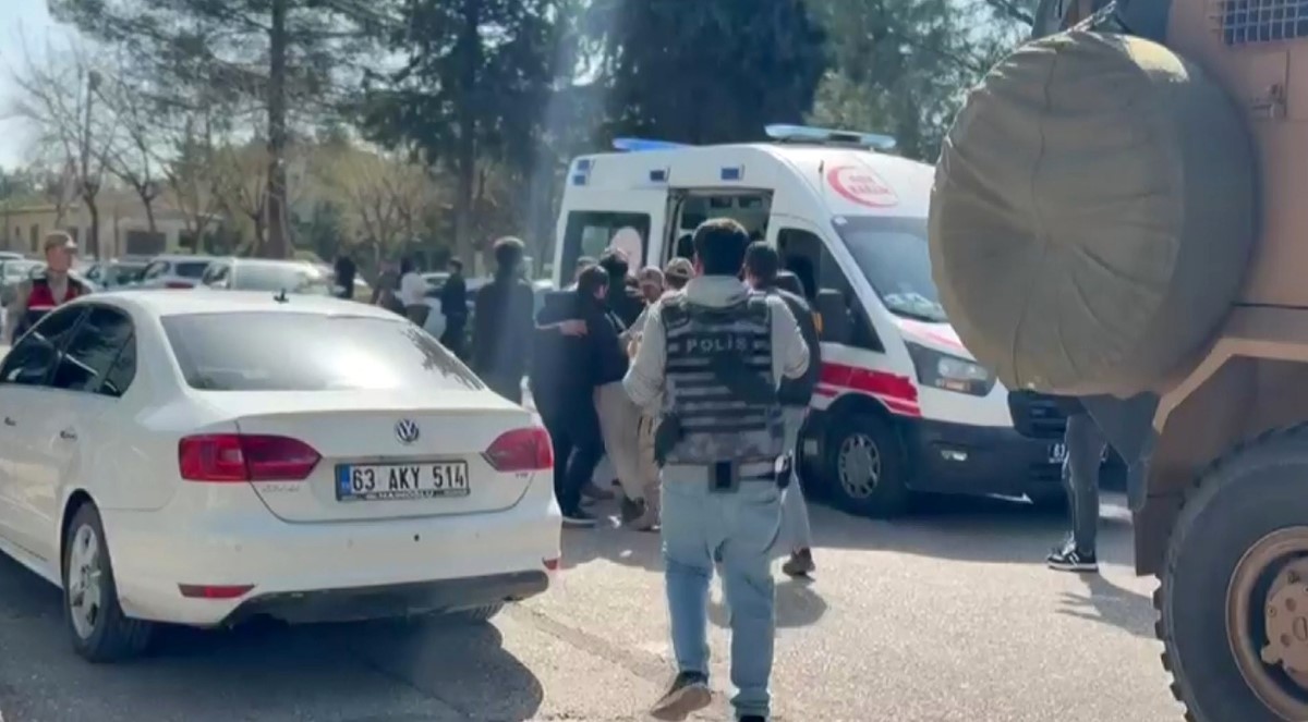 Şanlıurfa’da 13 öğrencinin yaralandığı saldırıyı görgü tanığı anlattı 6 sanliurfada 13 ogrencinin yaralandigi saldiriyi gorgu tanigi anlatti 2 zhuOia5s