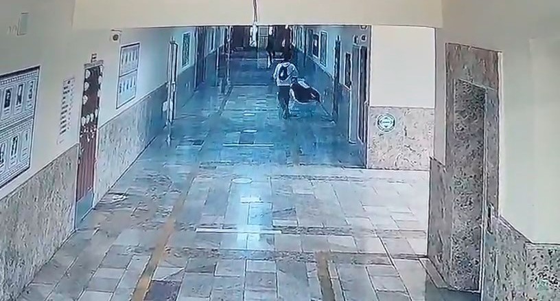 Şanlıurfa’da 16 kişinin yaralandığı saldırı anı güvenlik kamerasına yansıdı 7 sanliurfada 16 kisinin yaralandigi saldiri ani guvenlik kamerasina yansidi 3 EAPL8Mhy