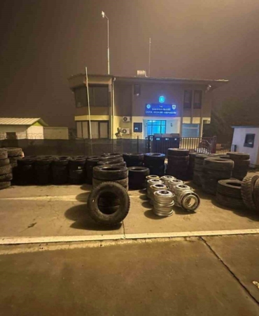 sanliurfada-2-milyonluk-kacak-lastik-operasyonu-2-gozalti-wGEbP5ee.jpg