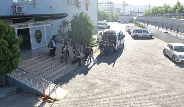 sanliurfada-20-milyon-tllik-dolandiricilik-operasyonunda-6-tutuklama-b9ZF9cUl.jpg
