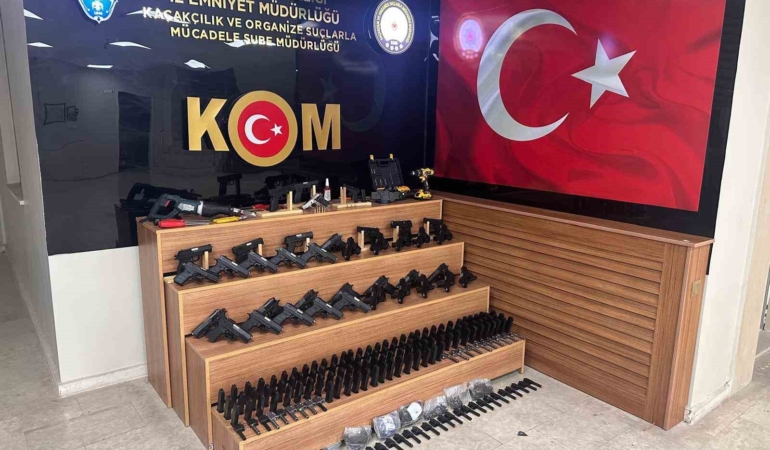 sanliurfada-37-ruhsatsiz-silah-ele-gecirildi-3-gozalti-W3If1hHN.jpg