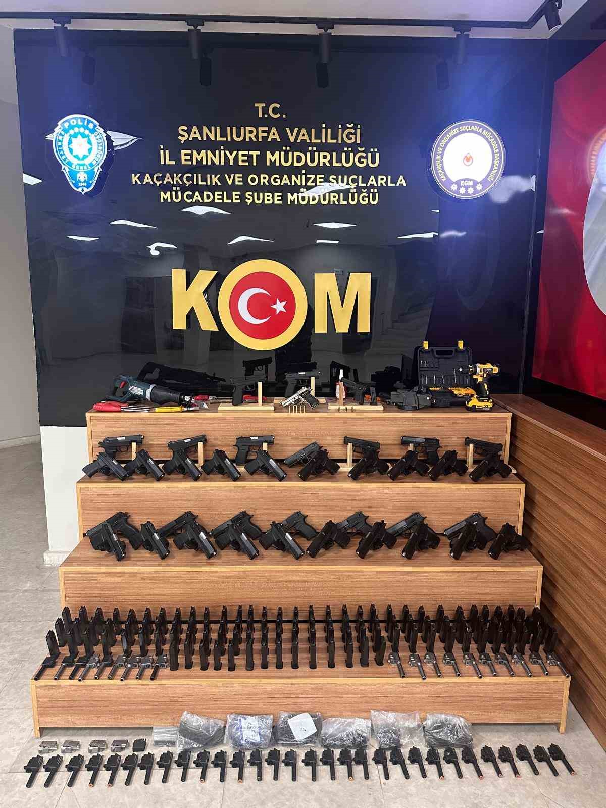 sanliurfada 37 tabanca ve cok sayida silah parcasi ele gecirildi 1 lBgS8sby
