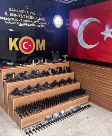sanliurfada-37-tabanca-ve-cok-sayida-silah-parcasi-ele-gecirildi-gVDbDB1x.jpg