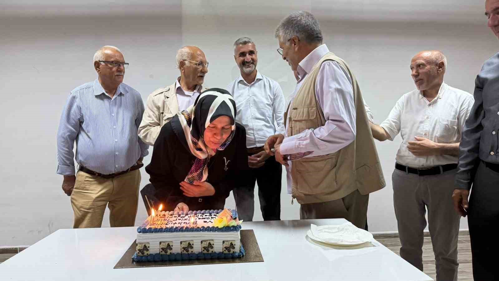 sanliurfada 37 yillik egitim cinarina duygusal veda 7 1cDRCnMp