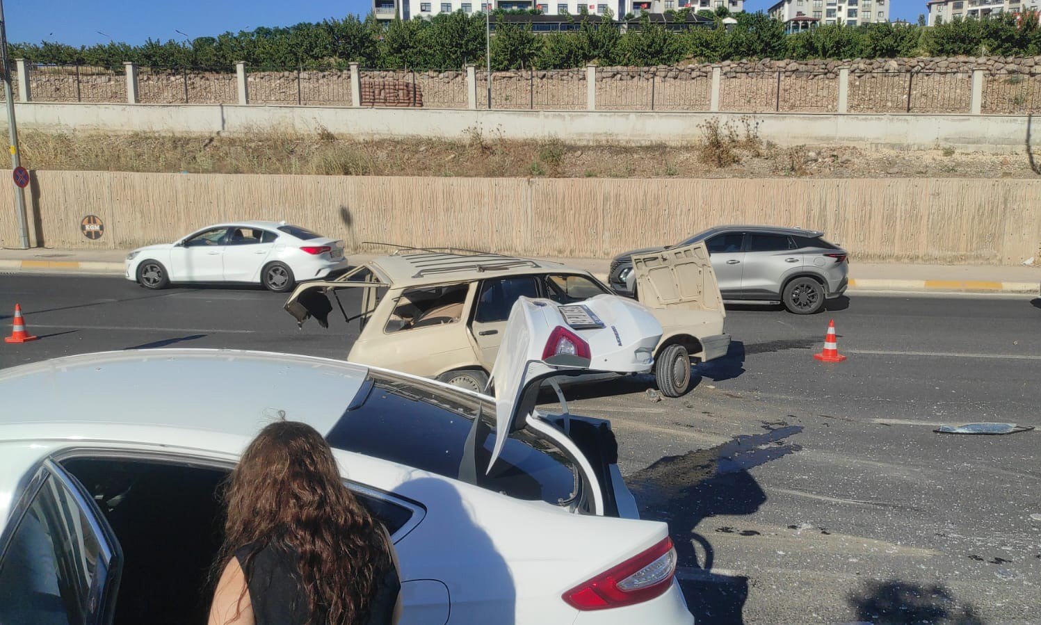 Şanlıurfa’da 4 aracın karıştığı zincirleme kazada 1 kişi yaralandı 4 sanliurfada 4 aracin karistigi zincirleme kazada 1 kisi yaralandi 0 UXgUL9BO