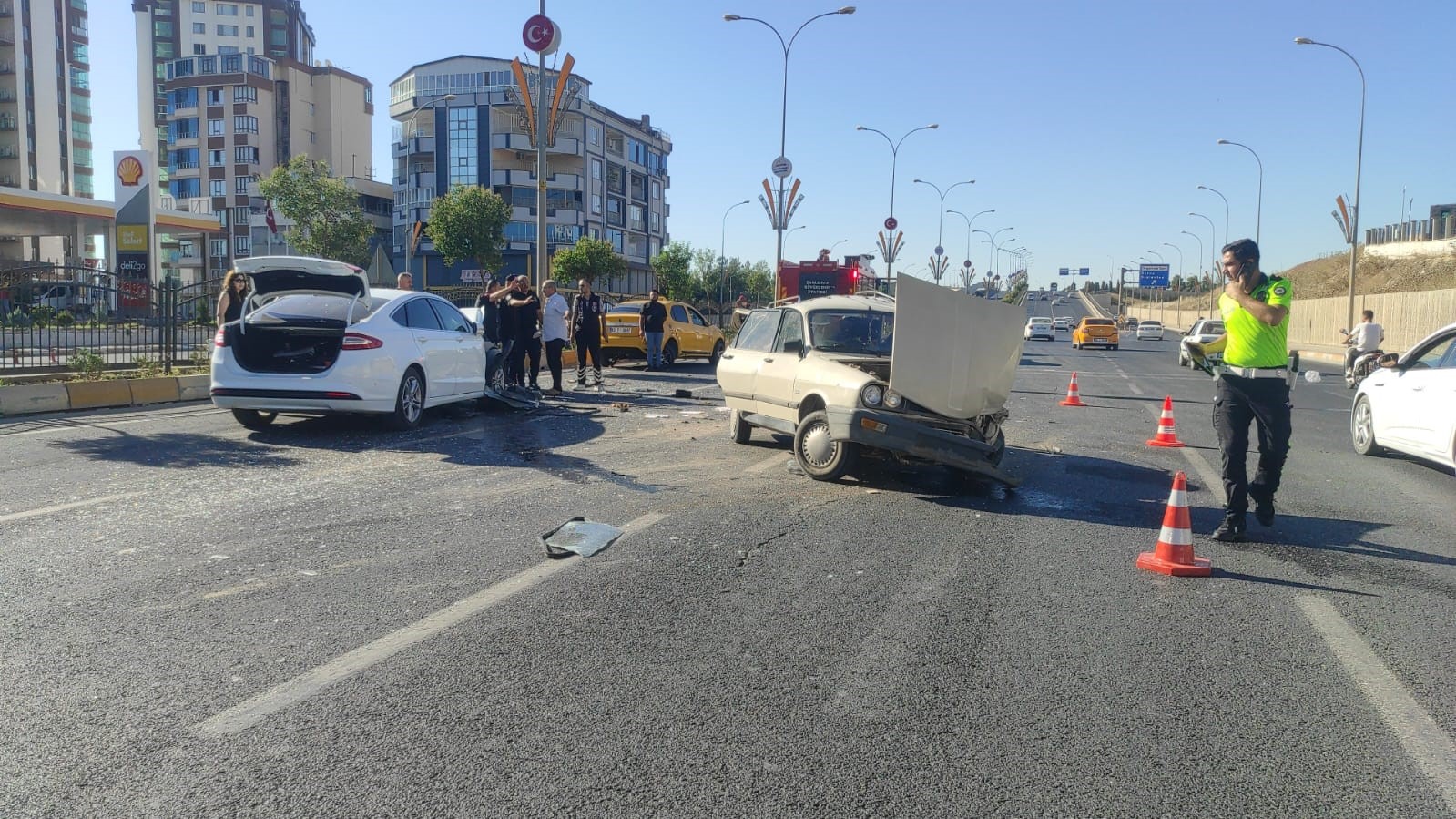 Şanlıurfa’da 4 aracın karıştığı zincirleme kazada 1 kişi yaralandı 5 sanliurfada 4 aracin karistigi zincirleme kazada 1 kisi yaralandi 1 TU8bBrmK