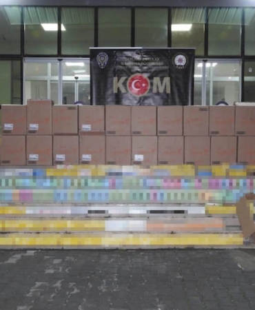 sanliurfada-43-bin-paket-kacak-sigara-ele-gecirildi-WS42CQJS.jpg