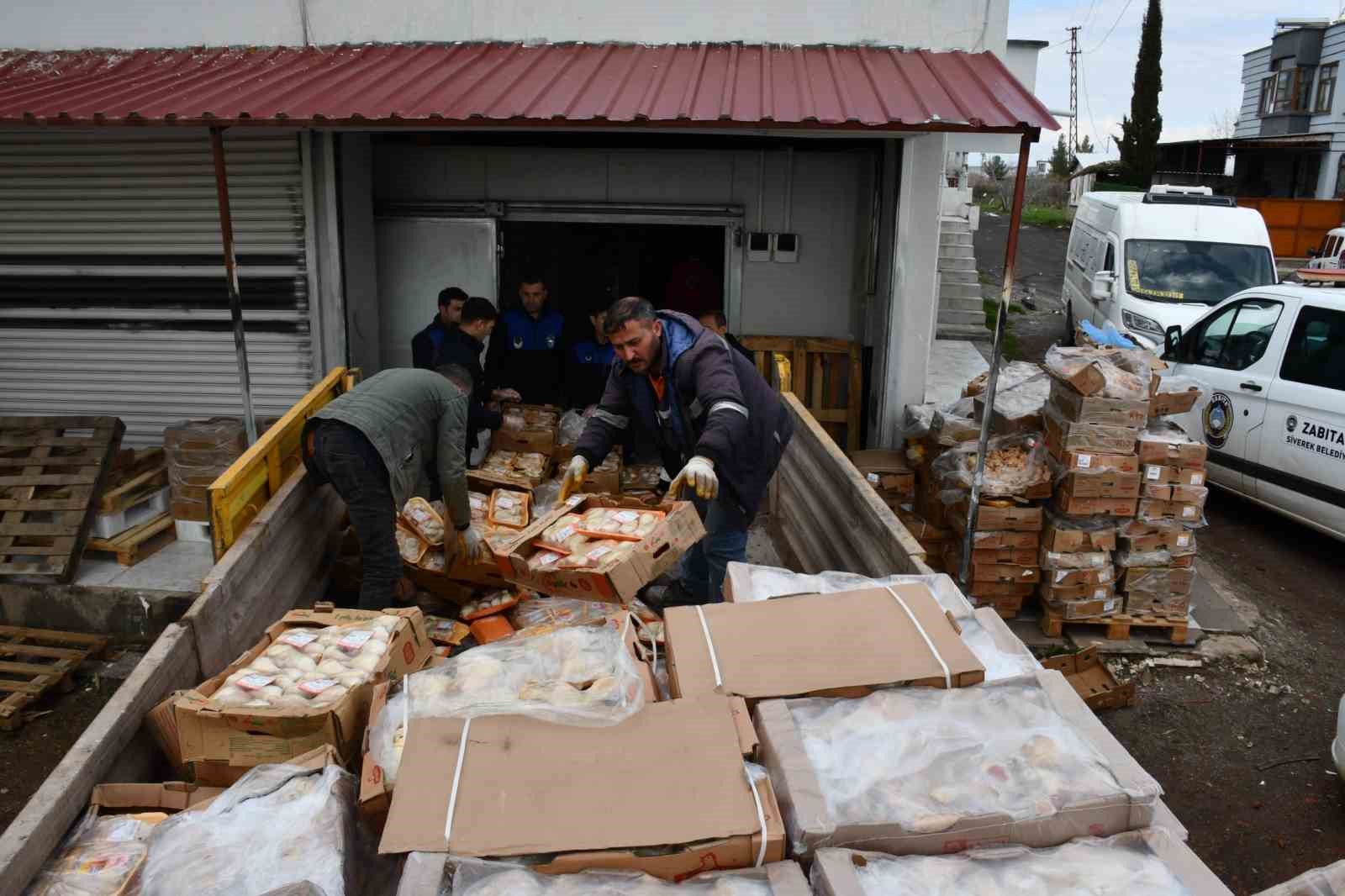 sanliurfada 50 ton bozuk tavuk ele gecirildi 3 2tNdYKTp