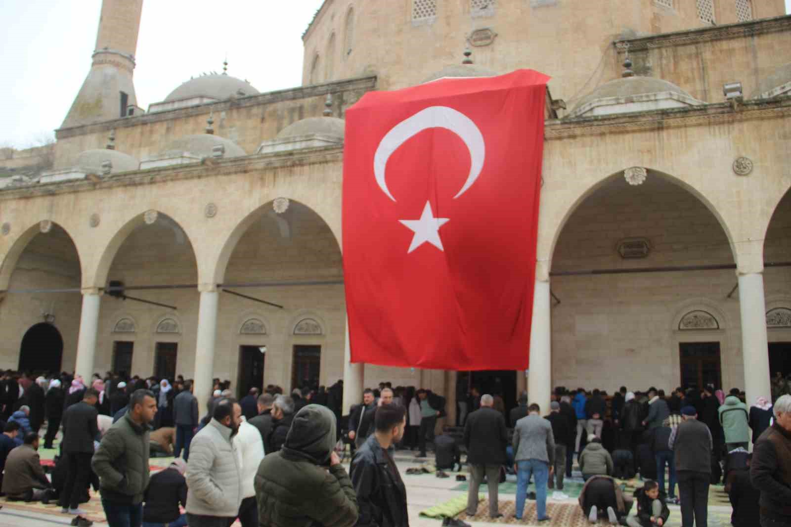 sanliurfada 6 subat depremlerinde hayatini kaybedenler icin mevlit okutuldu 5 FyrQUdaQ