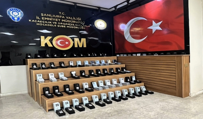 sanliurfada-9-milyon-600-bin-tl-degerinde-645-adet-kacak-telefon-ele-gecirildi-SD5uQqpO.jpg