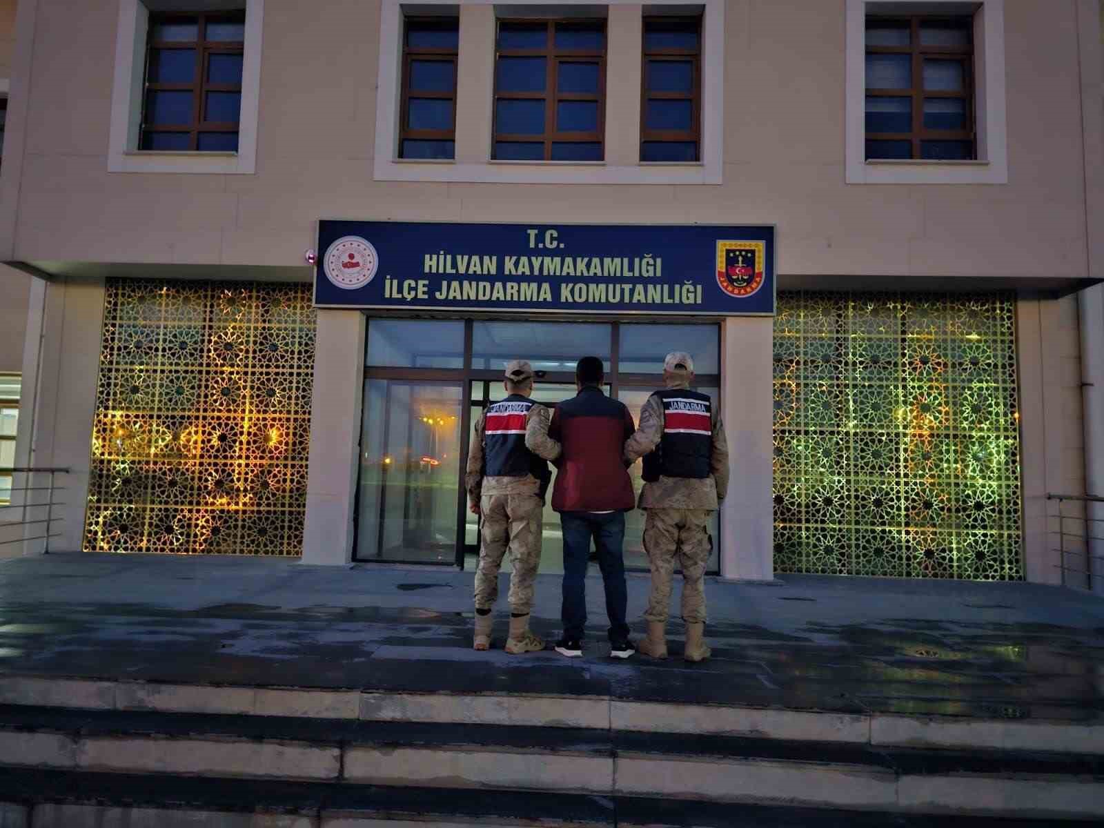 sanliurfada aranan sahis jandarma operasyonuyla yakalandi 0 4ArrjLyj