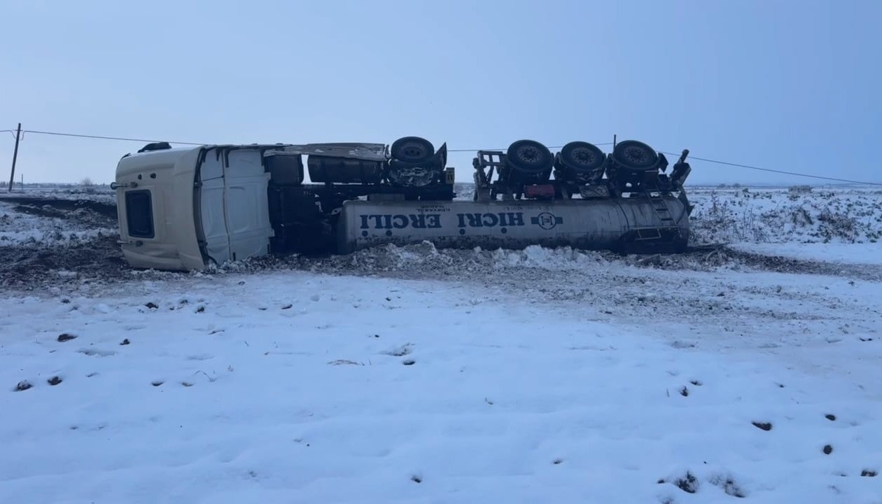 Şanlıurfa’da asit yüklü tanker devrildi: 1 yaralı 7 sanliurfada asit yuklu tanker devrildi 1 yarali 3