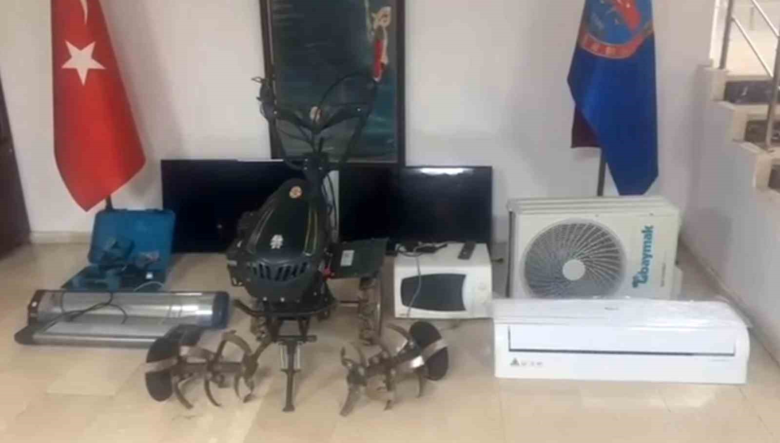 Şanlıurfa’da bağ evinden hırsızlık şüphelisi 2 kişi tutuklandı 4 sanliurfada bag evinden hirsizlik suphelisi 2 kisi tutuklandi 0 iaIysCru