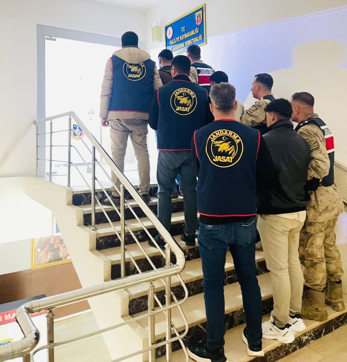 Şanlıurfa’da bağ evinden hırsızlık şüphelisi 2 kişi tutuklandı 5 sanliurfada bag evinden hirsizlik suphelisi 2 kisi tutuklandi 1 ircGwl9L