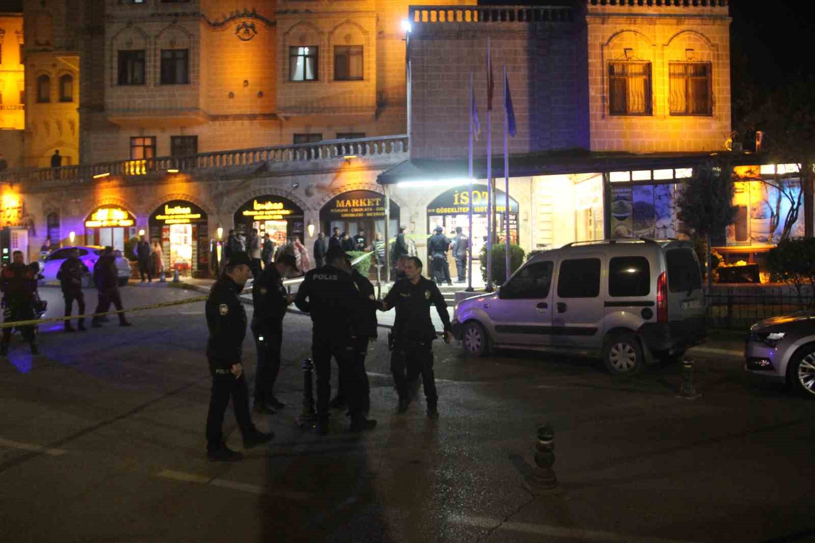 sanliurfada baharatci dukkanina silahli saldiri 1 agir yarali 0 pZqQ5Dbm