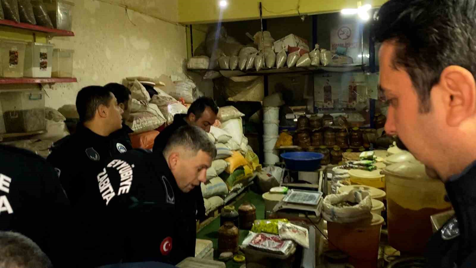 sanliurfada bakkalda yapilan denetimlerde soke eden goruntuler 3 38Truzru